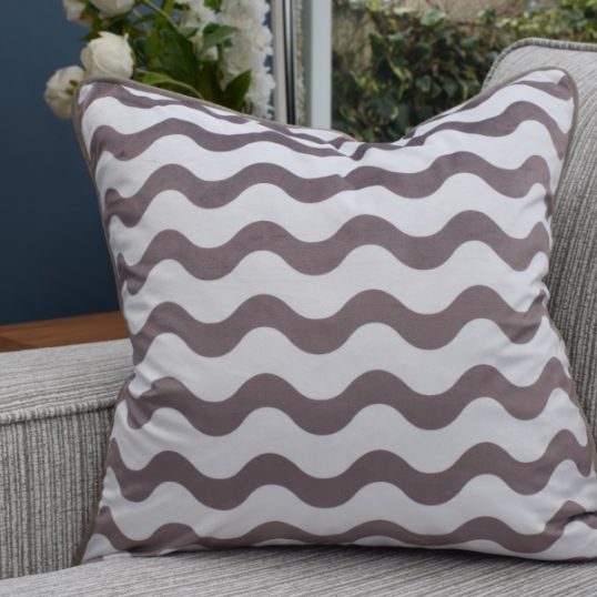 CUSHION WAVE TAUPE