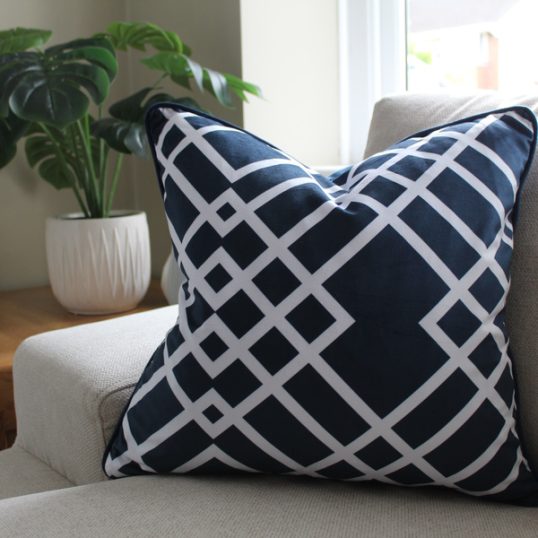 CUSHION VELEVET DIAMOND NAVY