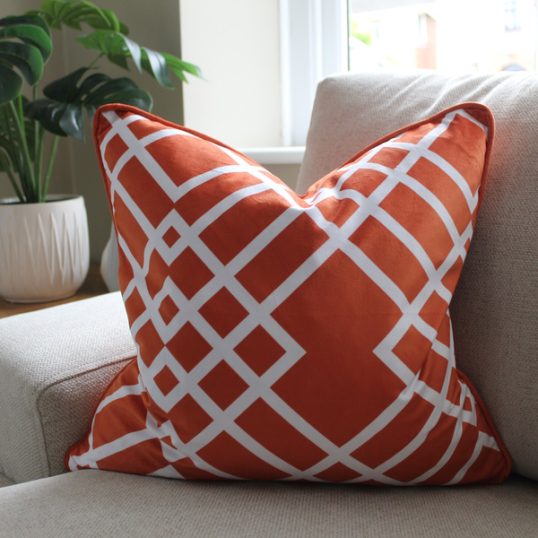 VELVET DIAMOND ORANGE Cushion