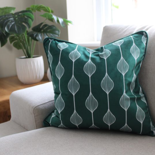 VELVET DECOR GREEN CUSHION