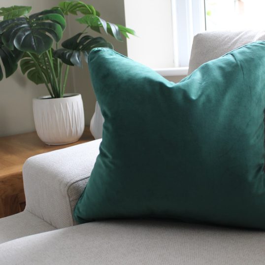 VELVET PLAIN EMERALD GREEN CUSHION