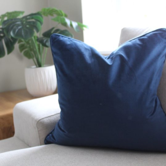 VELVET PLAIN NAVY CUSHION